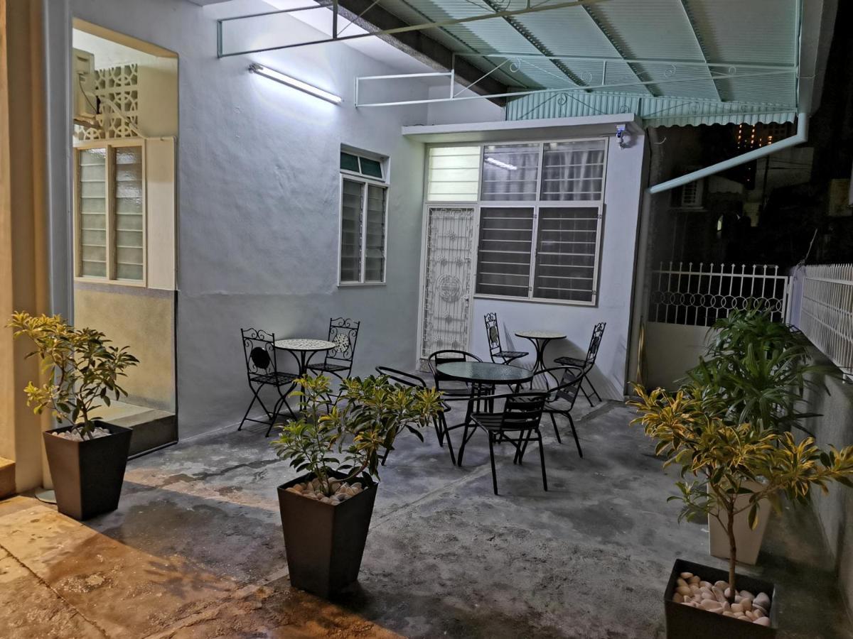 G Fortune Guest House Victoria Green George Town Ngoại thất bức ảnh