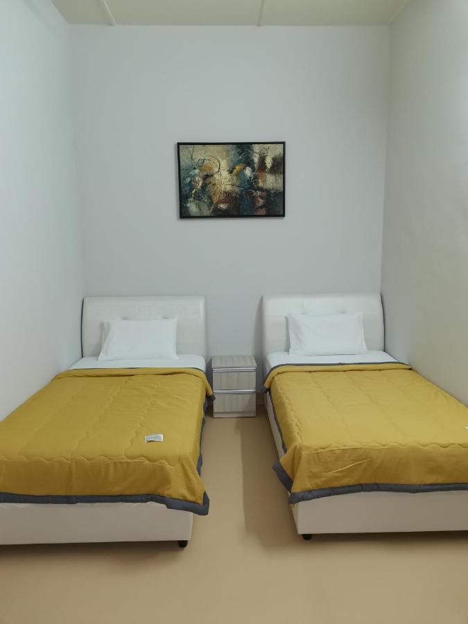 G Fortune Guest House Victoria Green George Town Ngoại thất bức ảnh