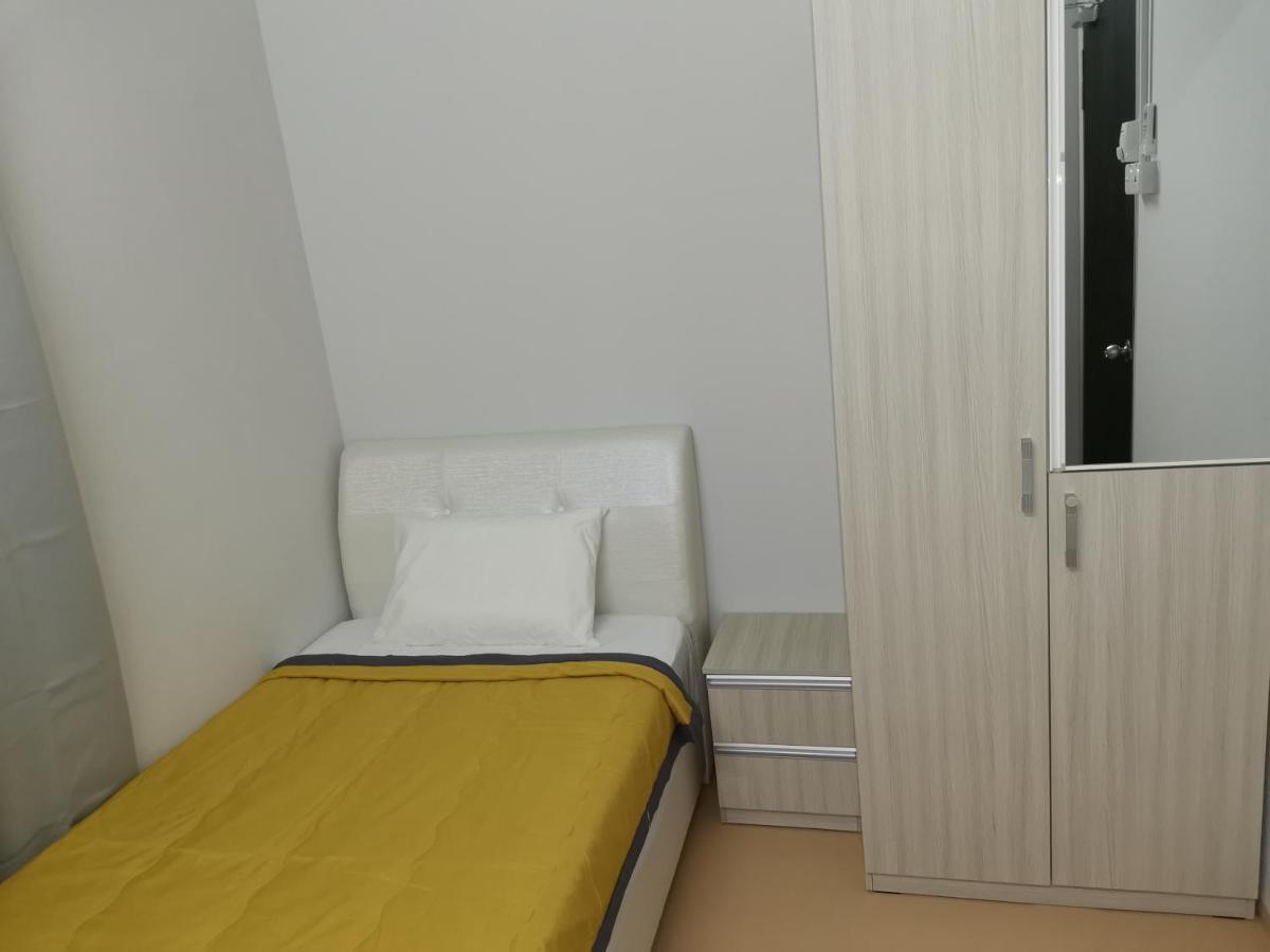 G Fortune Guest House Victoria Green George Town Ngoại thất bức ảnh