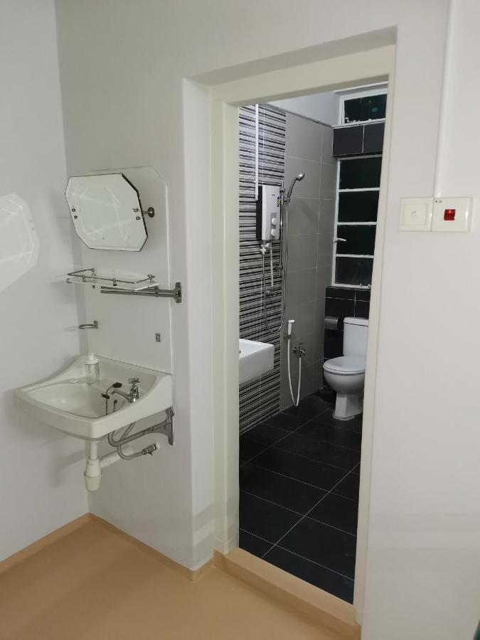 G Fortune Guest House Victoria Green George Town Ngoại thất bức ảnh