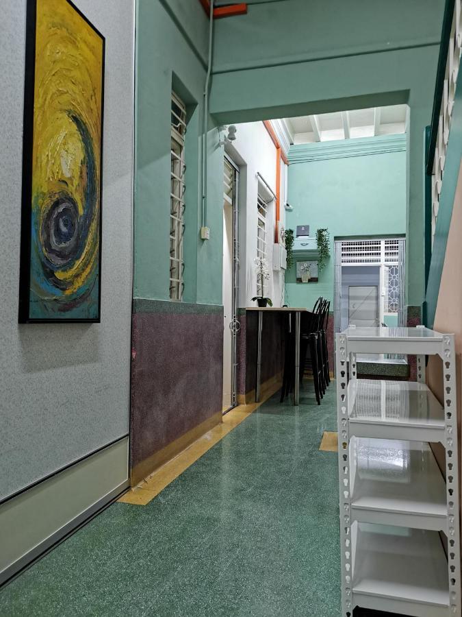 G Fortune Guest House Victoria Green George Town Ngoại thất bức ảnh